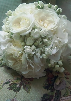 Jen Jakobsen Floral Construction Home flowers: white roses with white bud carnations
