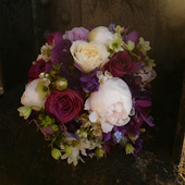 Jens Jakobson Wedding: Classic bouquet mauve rose